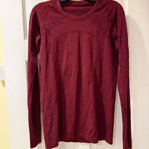 Lululemon Long Sleeve Maroon Top , thumb holes Floral undertones
